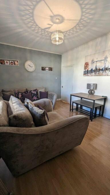 Lovely 2 Bedroom Apartment In Heart Of דאנדי מראה חיצוני תמונה