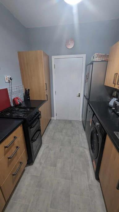 Lovely 2 Bedroom Apartment In Heart Of דאנדי מראה חיצוני תמונה